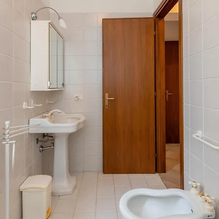 Holiday home Casa Leccino